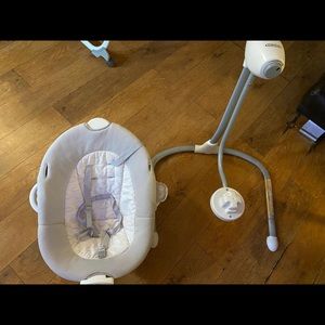 Graco Baby swing/ rocker